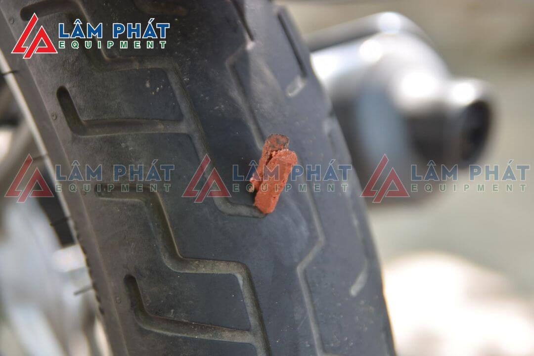 Xăm xe bị thủng