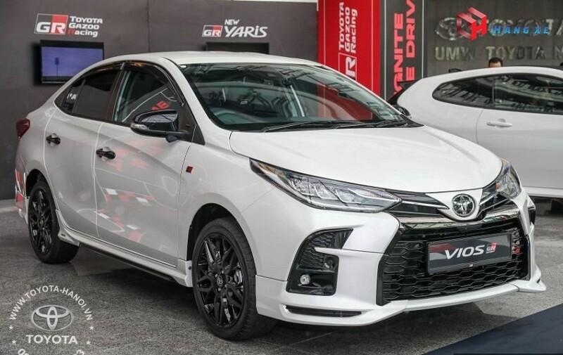Ngoại thất xe Toyota Vios GRS 2021, 2022 màu trắng