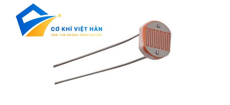 quang điện trở được chế tạo từ