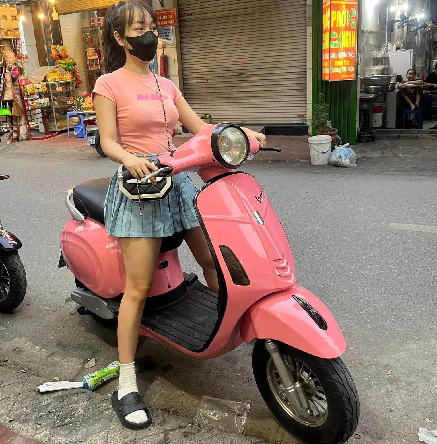 Vespa hồng cho chị giá xinh ở Cầu Giấy