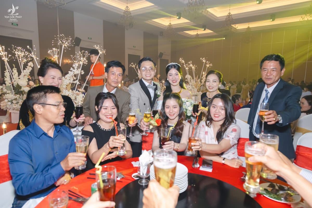 Kinh nghiệm đặt số lượng bàn tiệc cưới chuẩn xác