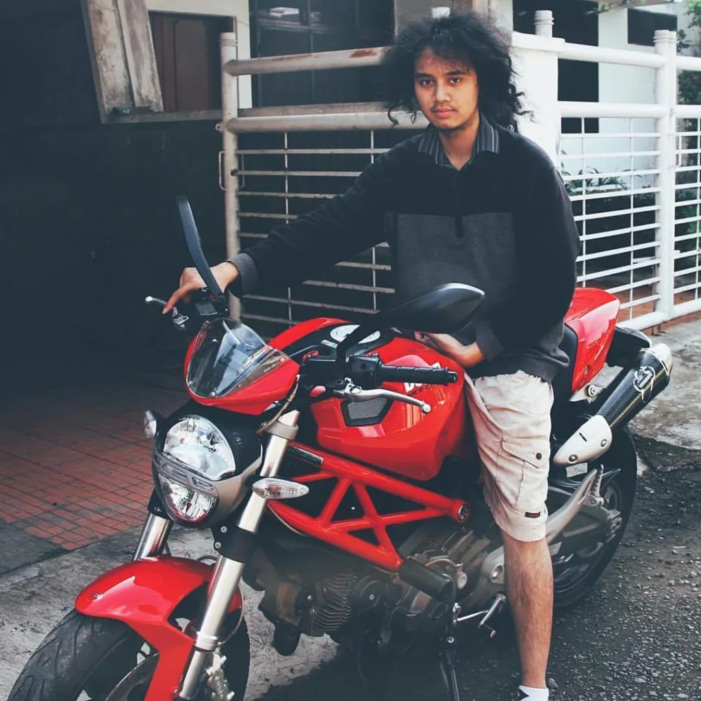 Ducati Monster 696 – Đánh giá xe máy đầy mạnh mẽ và cuốn hút