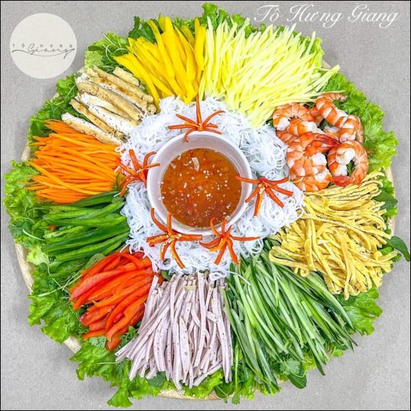 Ăn cơm mãi cũng chán, làm ngay phở cuốn thập cẩm thanh mát chuẩn vị Hà Nội, đảm bảo cả nhà đều thích