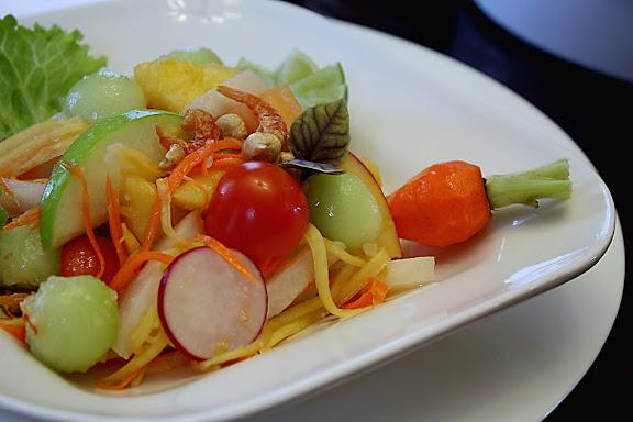 Fruit Som Tam: Som Tam Phon La Mai ส้มตำผลไม้